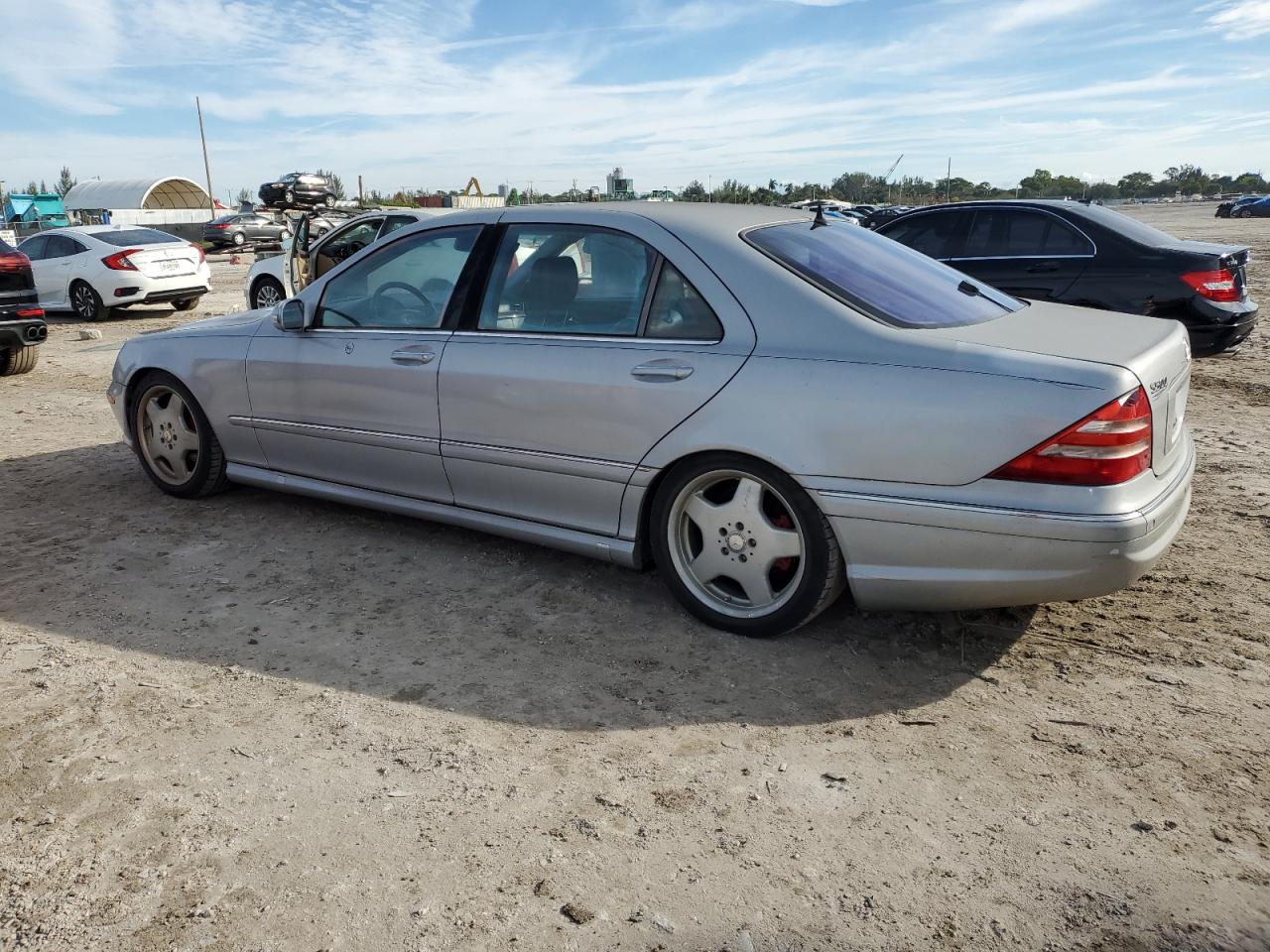Obraz 2 z 2001 MERCEDES-BENZ S 500 2001 z VIN WDBNG75J01A151653
