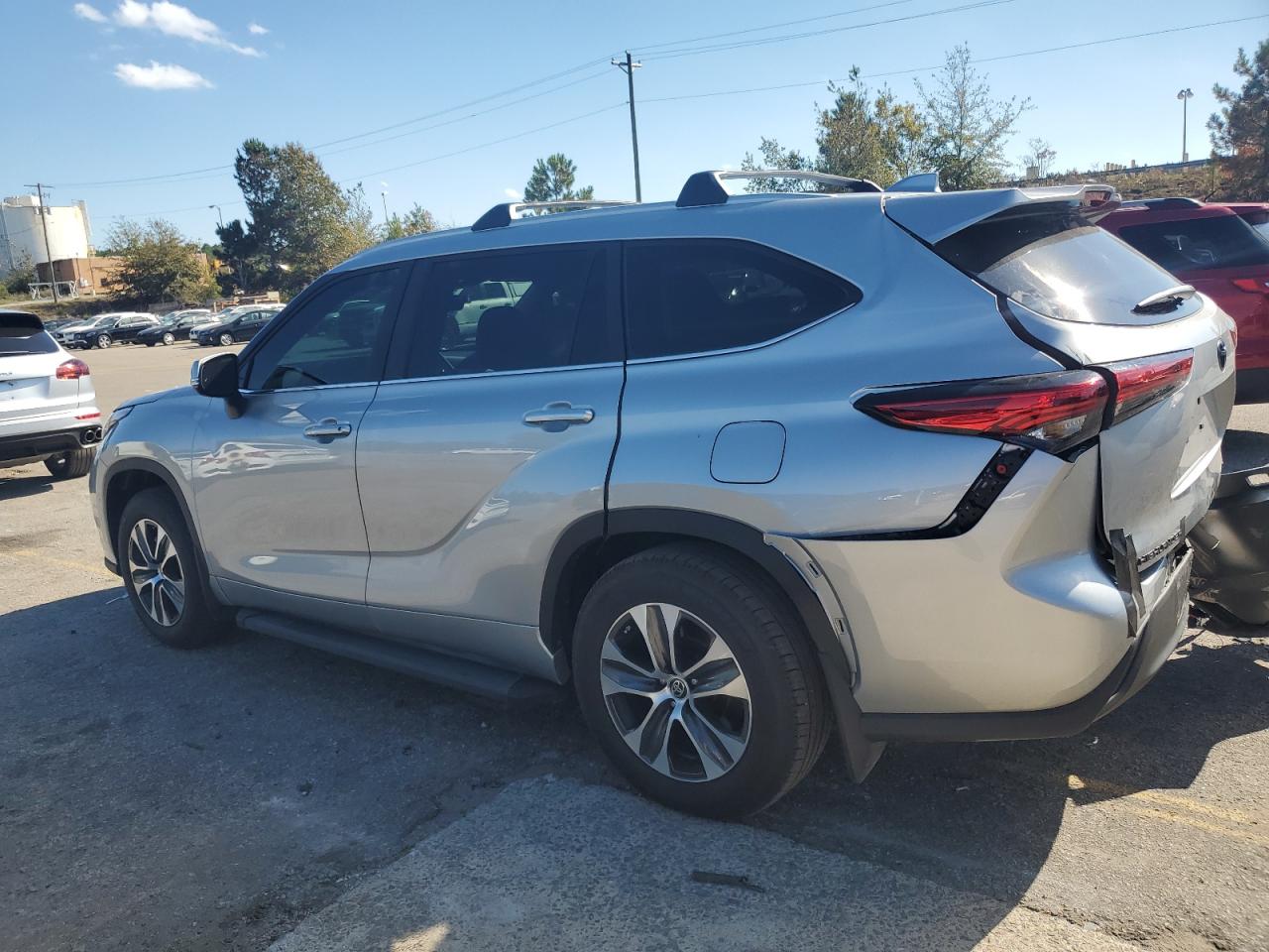 Image 2 of 2023 TOYOTA HIGHLANDER L 2023 with VIN 5TDKDRAH8PS030795