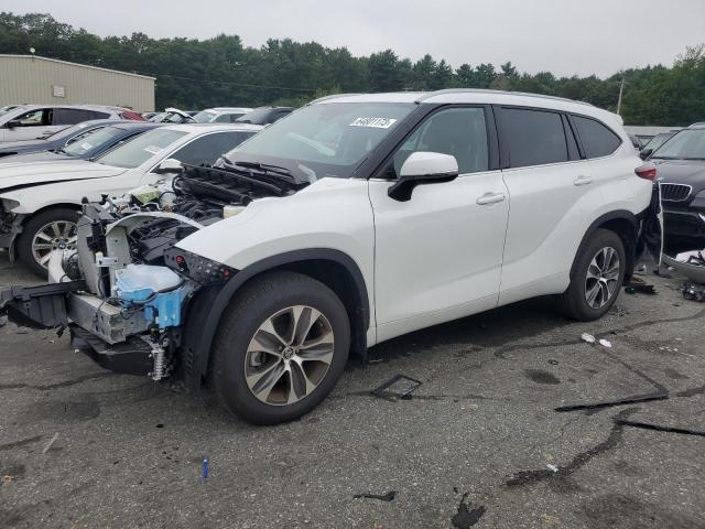 Obraz 1 z 2022 TOYOTA HIGHLANDER XLE 2022 z VIN 5TDGZRBH8NS591873