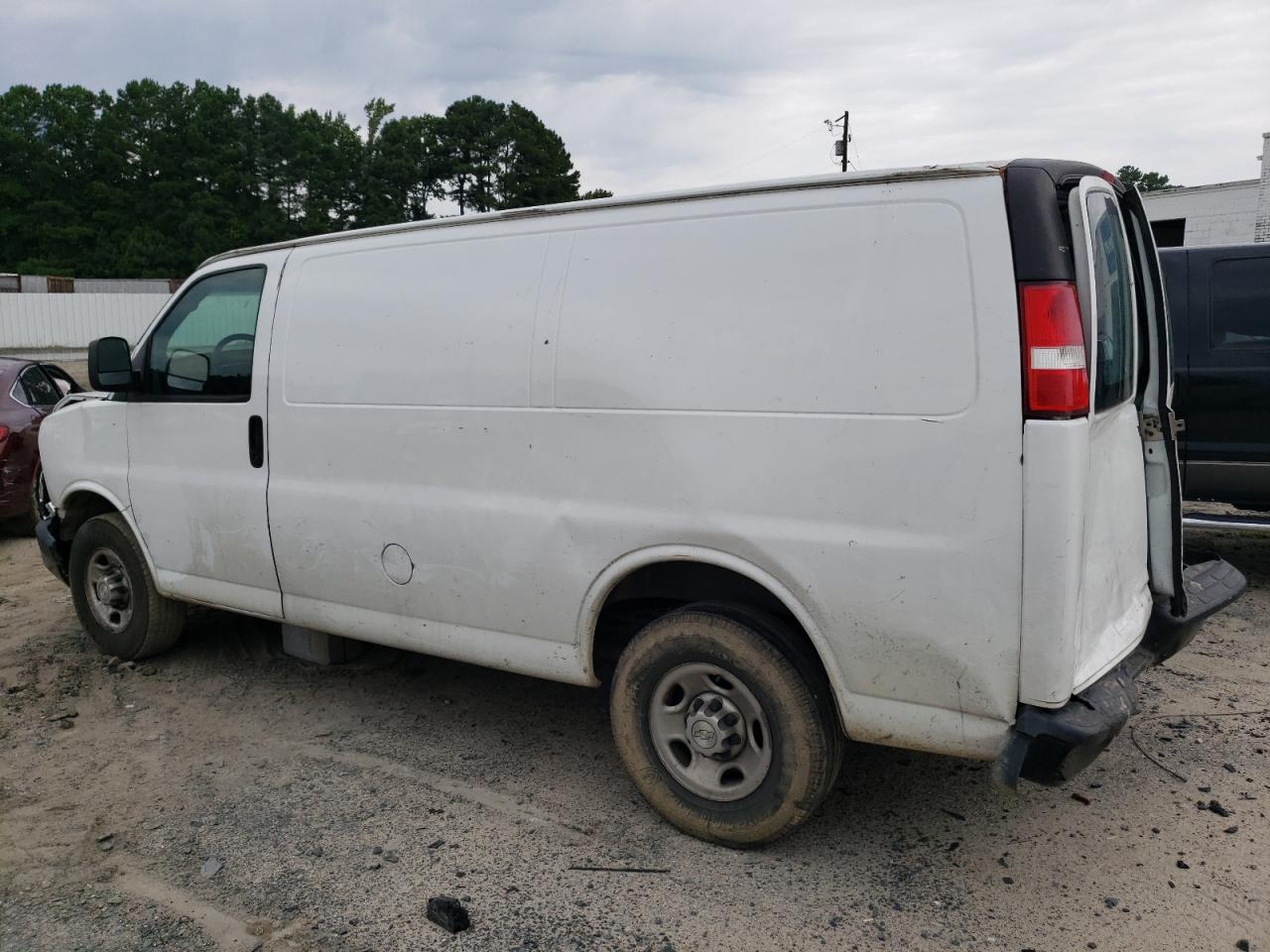 Obraz 2 z 2015 CHEVROLET EXPRESS G2500  2015 z VIN 1GCWGFCF2F1273159