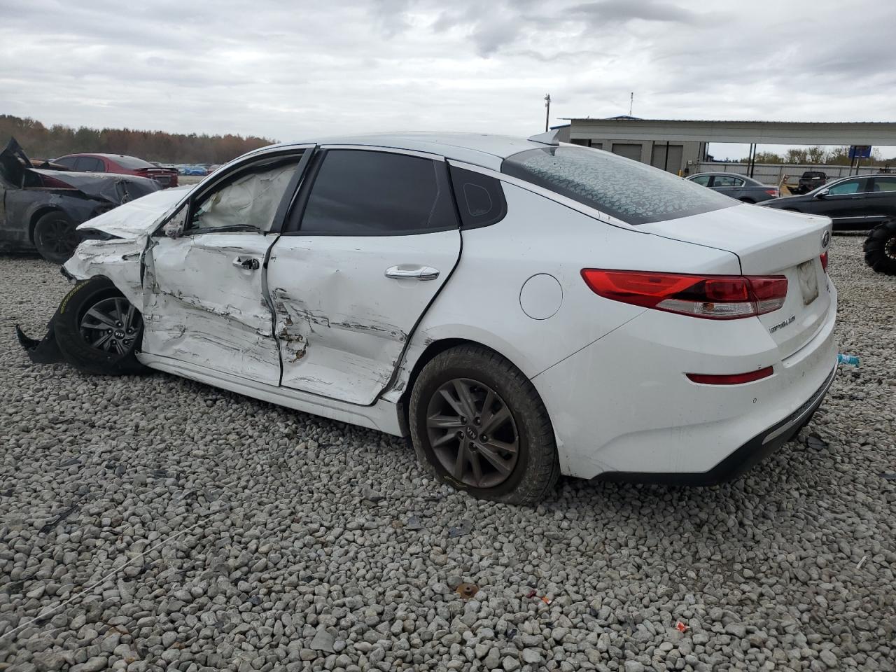 Image 2 of 2019 KIA OPTIMA LX 2019 with VIN 5XXGT4L3XKG325212