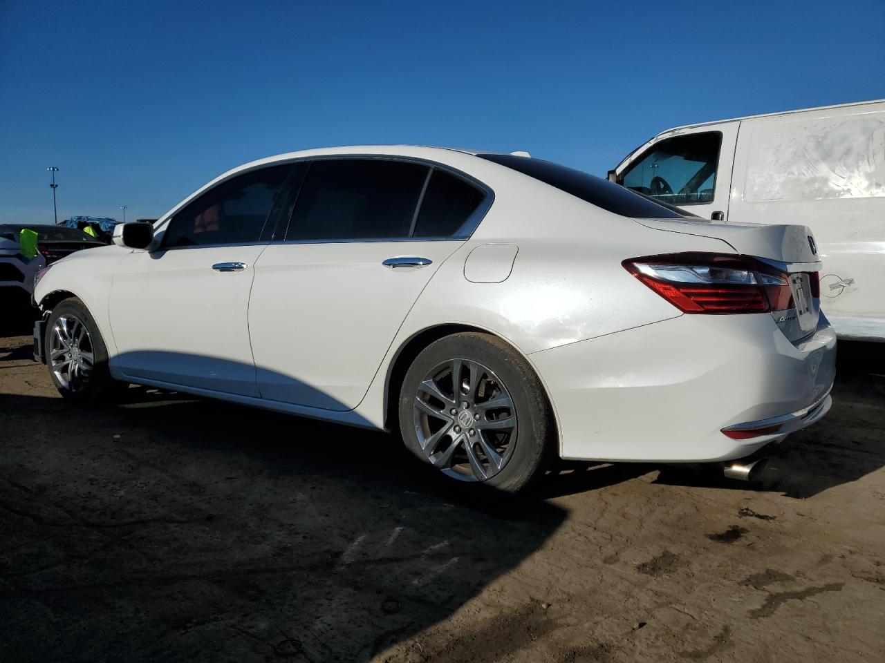 Изображение 2 2016 HONDA ACCORD EXL 2016 с VIN 1HGCR3F89GA018309