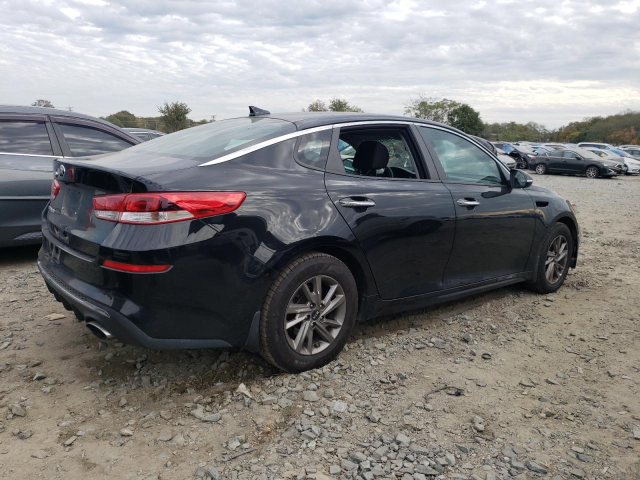 Obraz 3 z 2019 KIA OPTIMA LX 2019 z VIN 5XXGT4L37KG312398