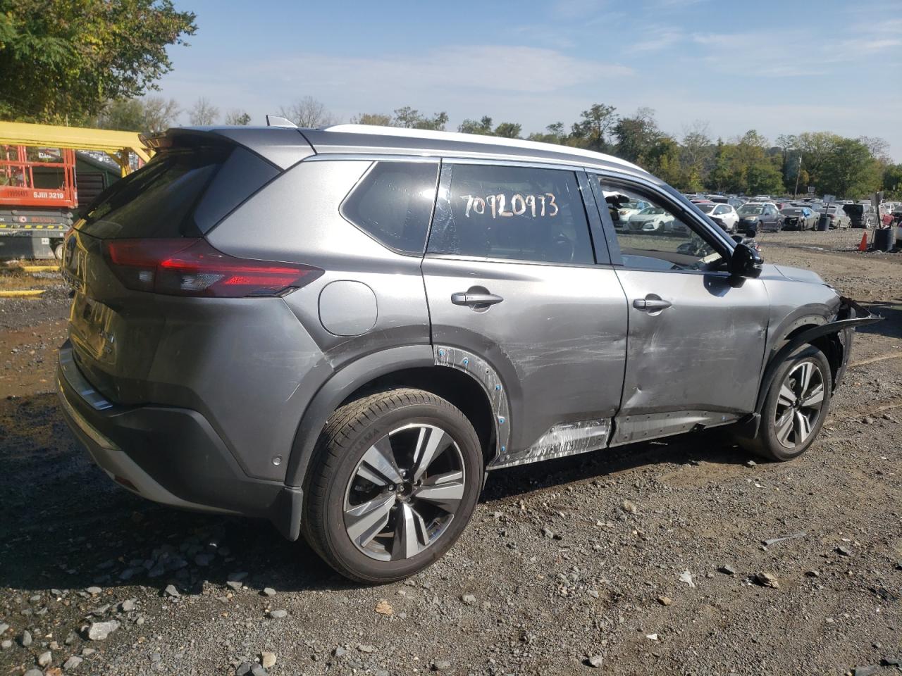 Image 3 of 2021 NISSAN ROGUE PLATINUM 2021 with VIN JN8AT3DD0MW305063