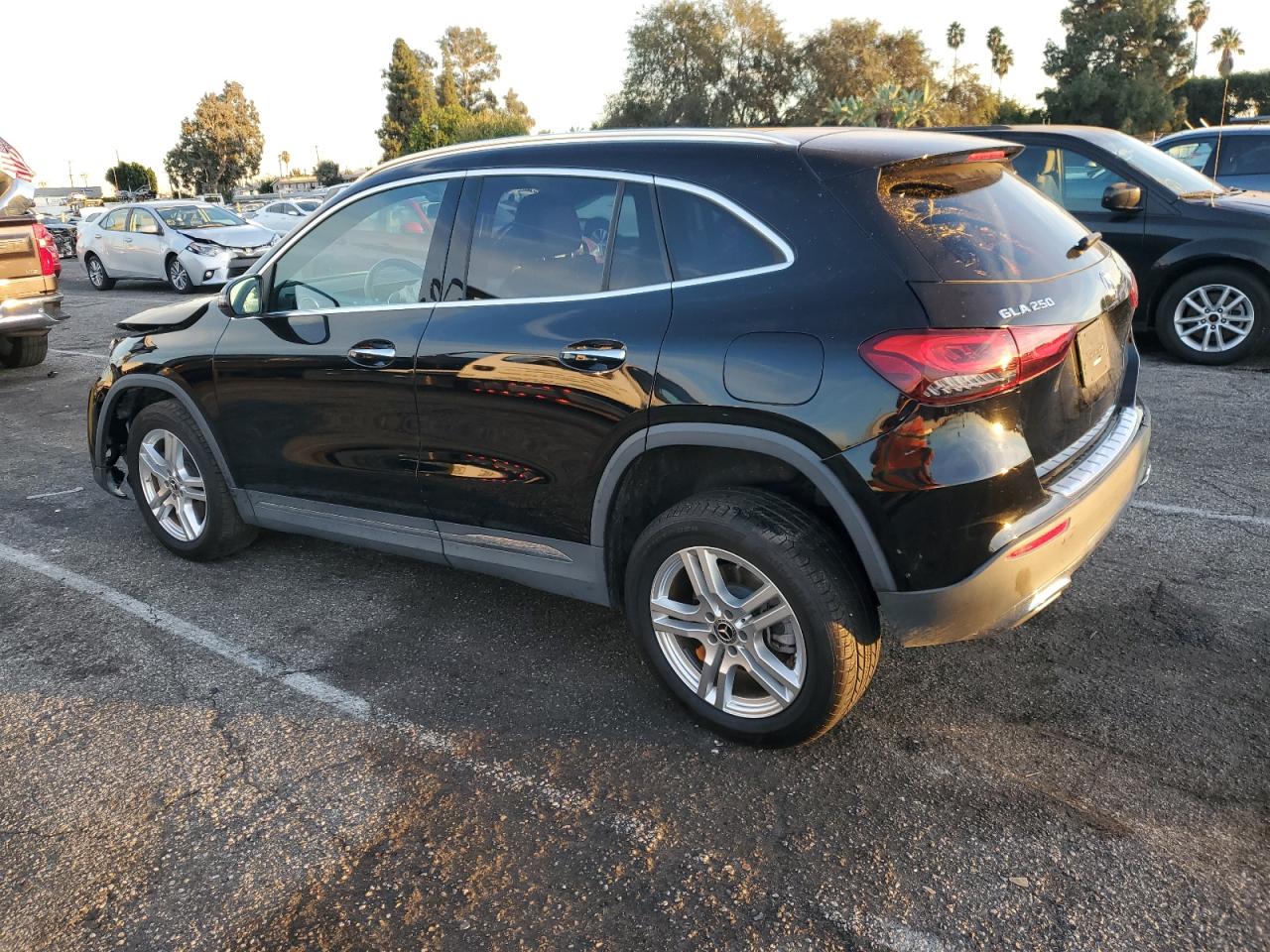 Obraz 2 z 2021 MERCEDES-BENZ GLA 250 2021 z VIN W1N4N4GB8MJ200733