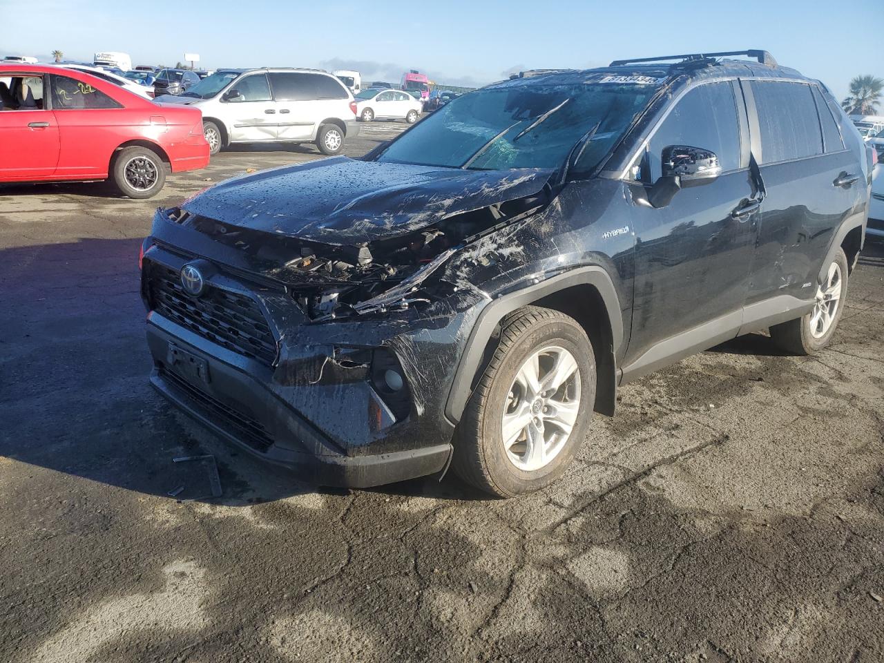 Image 1 of 2020 TOYOTA RAV4 XLE 2020 with VIN 4T3R6RFV5LU003960