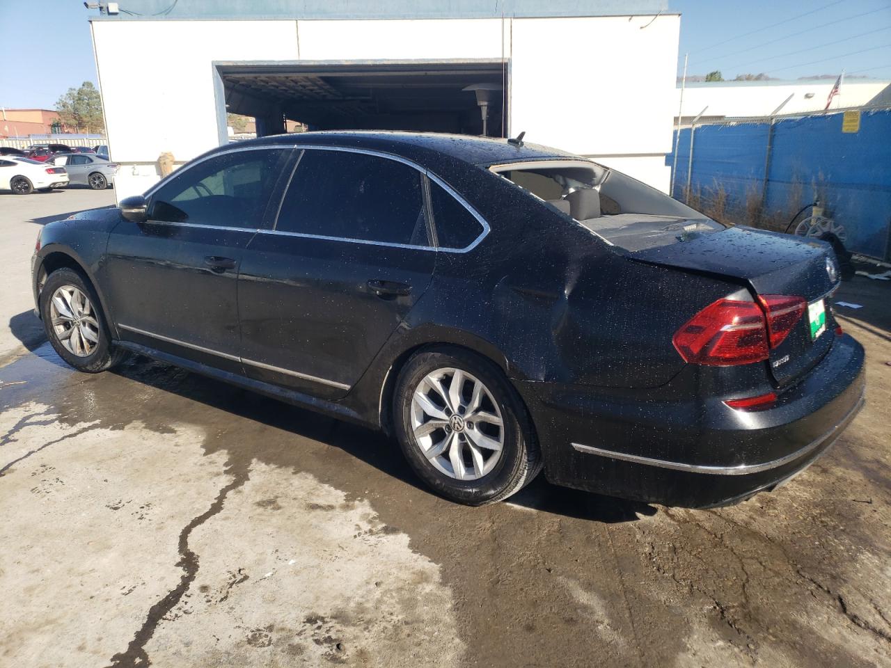 Изображение 2 2017 VOLKSWAGEN PASSAT S 2017 с VIN 1VWAT7A35HC012830