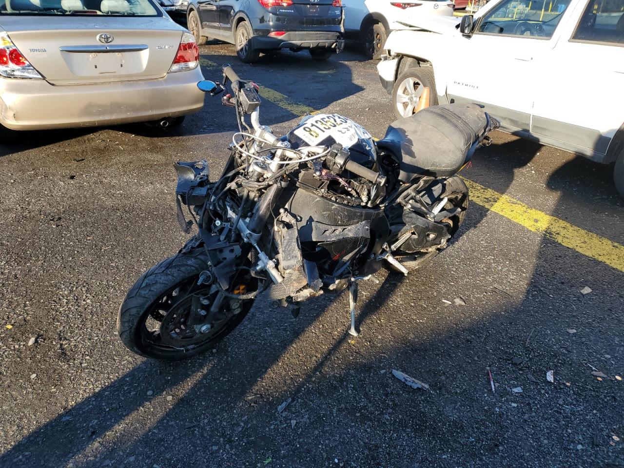 Image 2 of 2017 YAMAHA FZ10 C 2017 with VIN JYARN48Y2HA000402