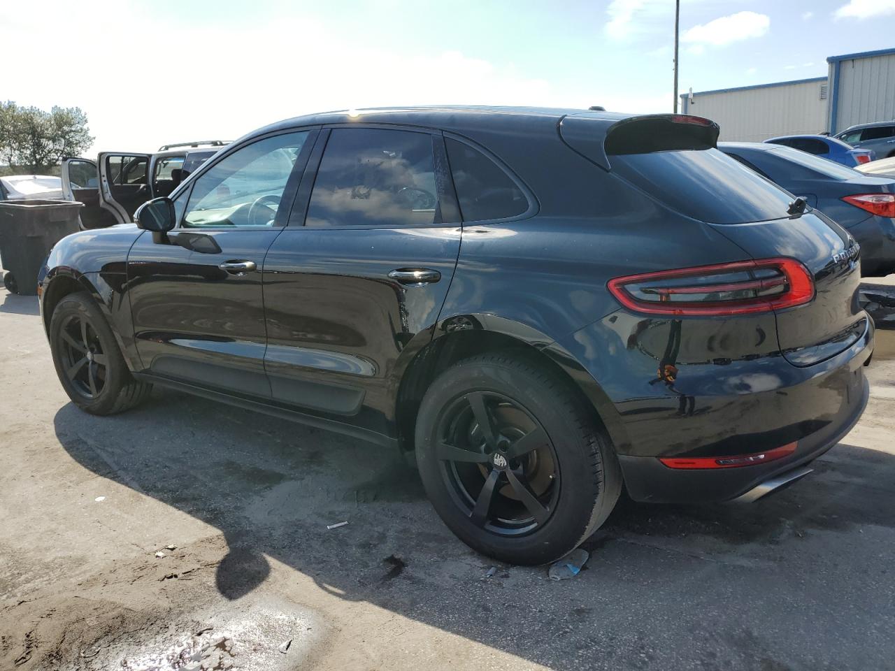 Image 2 of Porsche Macan 2018 with VIN WP1AA2A52JLB17889
