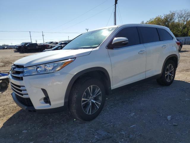 Изображение 1 2019 TOYOTA HIGHLANDER LE 2019 с VIN 5TDZARFH3KS058190