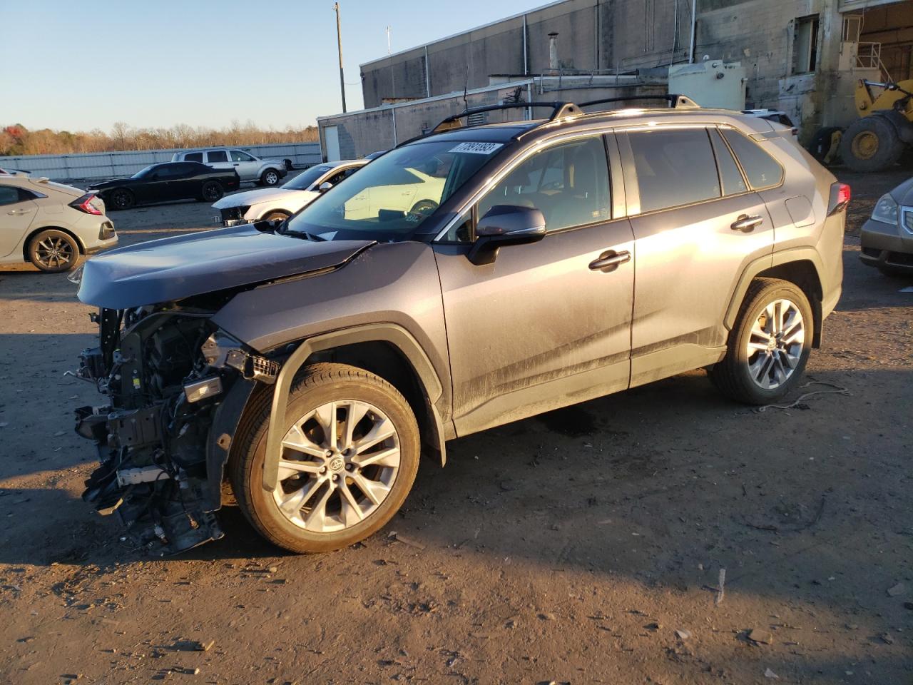 Obraz 1 z 2020 TOYOTA RAV4 XLE PREMIUM 2020 z VIN JTMA1RFV5LD055016