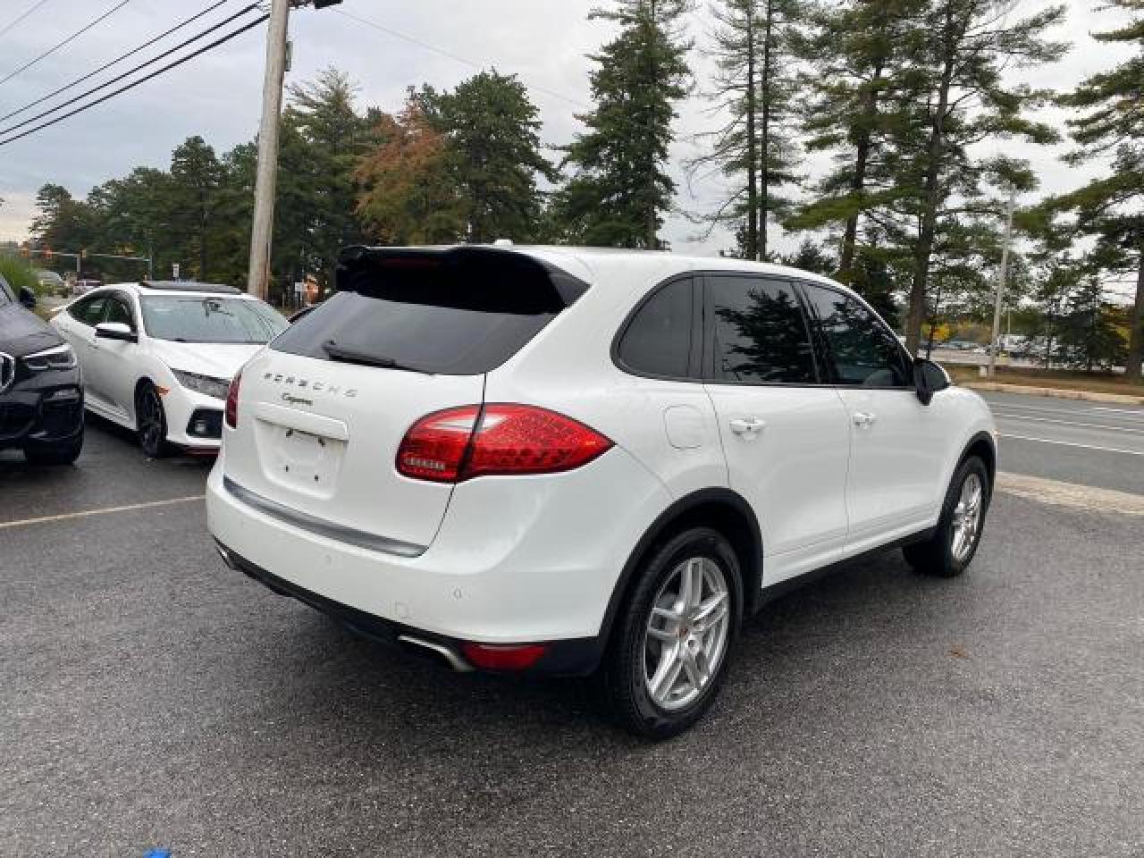 Obraz 3 z 2014 PORSCHE CAYENNE  2014 z VIN WP1AA2A28ELA05254