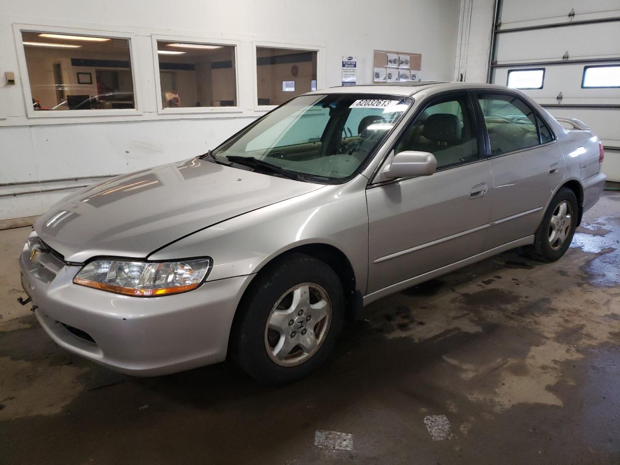 Изображение 1 1998 HONDA ACCORD EX 1998 с VIN 1HGCG1654WA046033