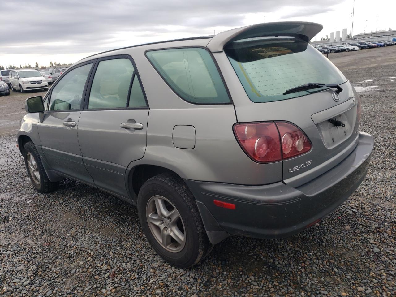 Image 2 of 2000 LEXUS RX 300 2000 with VIN JT6HF10U1Y0154813