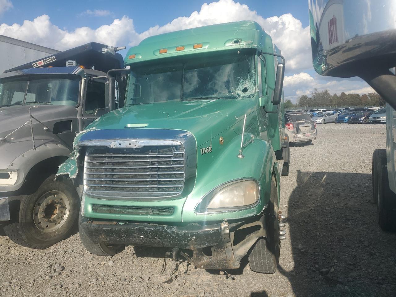 Изображение 2 2013 FREIGHTLINER CONVENTIONAL COLUMBIA 2013 с VIN 3ALXA7CG8DDBR6125