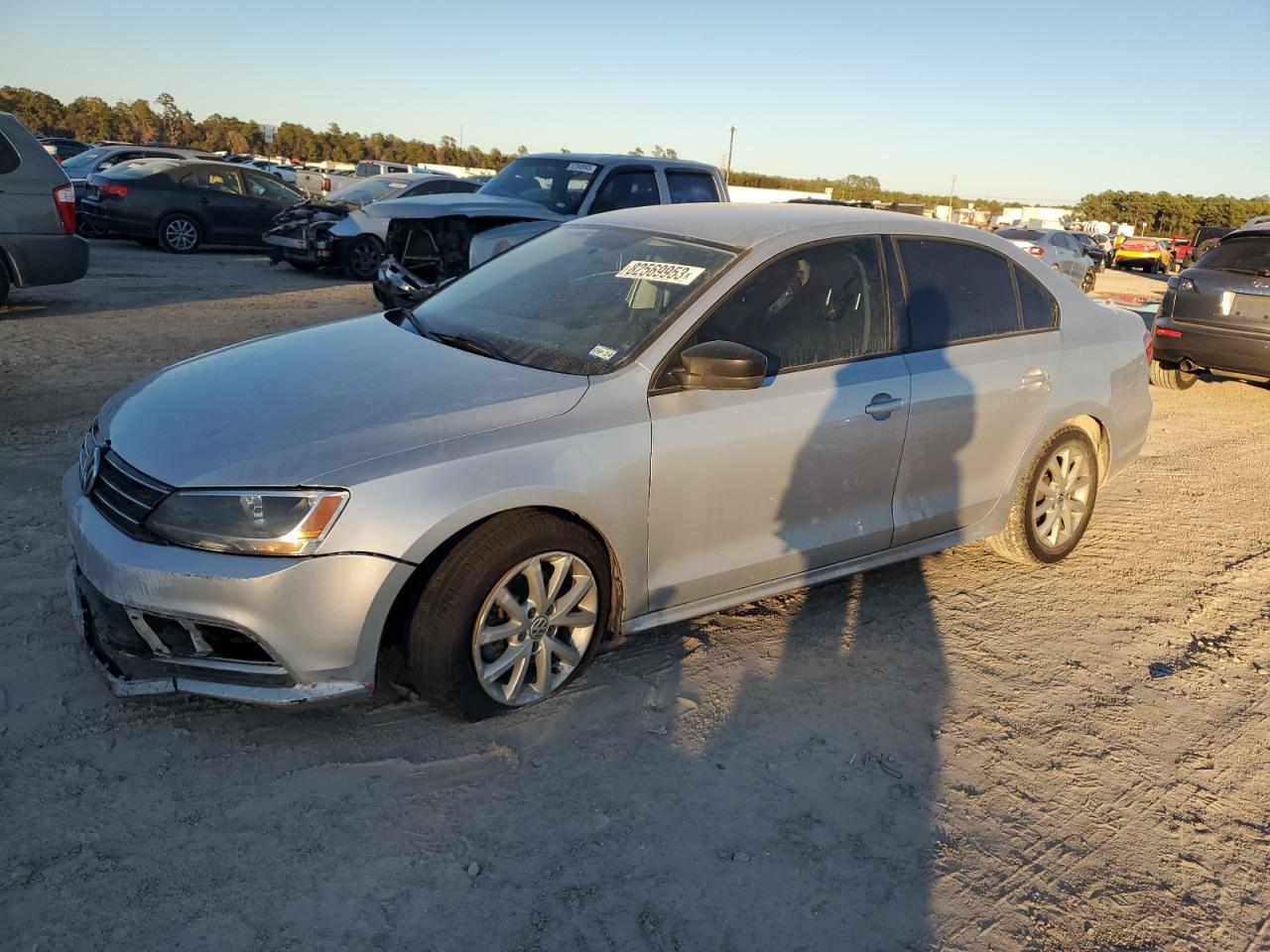 Image 1 of 2015 VOLKSWAGEN JETTA SE 2015 with VIN 3VWD17AJ0FM265373