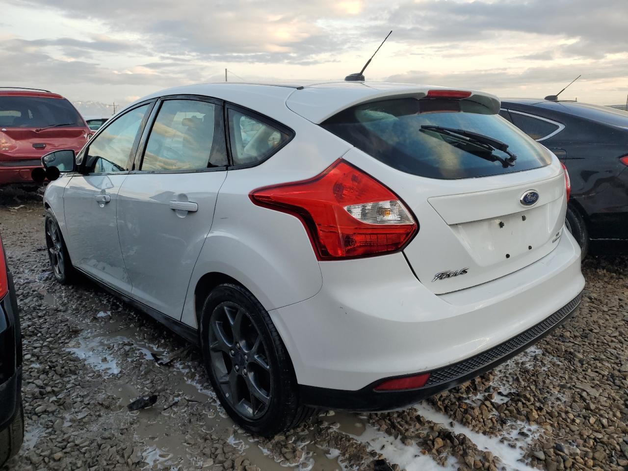 Image 2 of 2013 FORD FOCUS SE 2013 with VIN 1FADP3K21DL268045