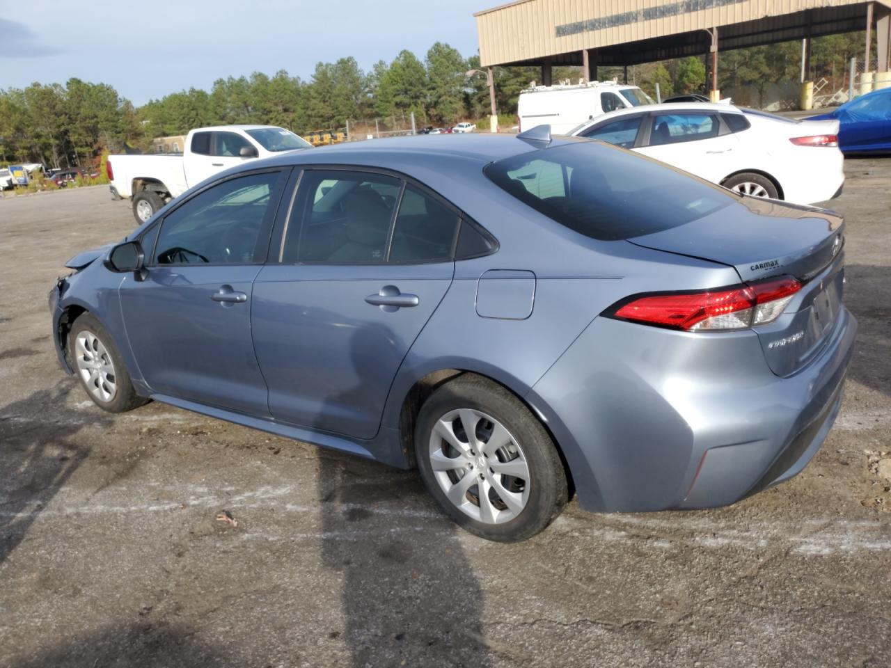 Image 2 of 2020 TOYOTA COROLLA LE 2020 with VIN 5YFEPRAE0LP070656