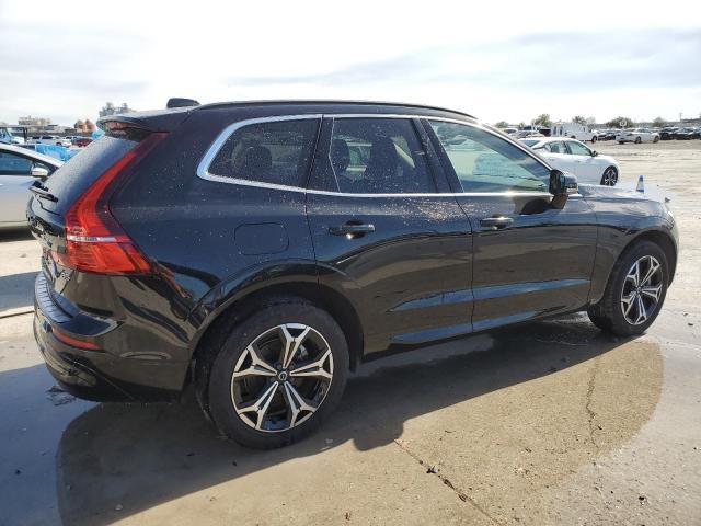 Obraz 3 z 2022 VOLVO XC60 B5 MOMENTUM 2022 z VIN YV4L12DK8N1041623
