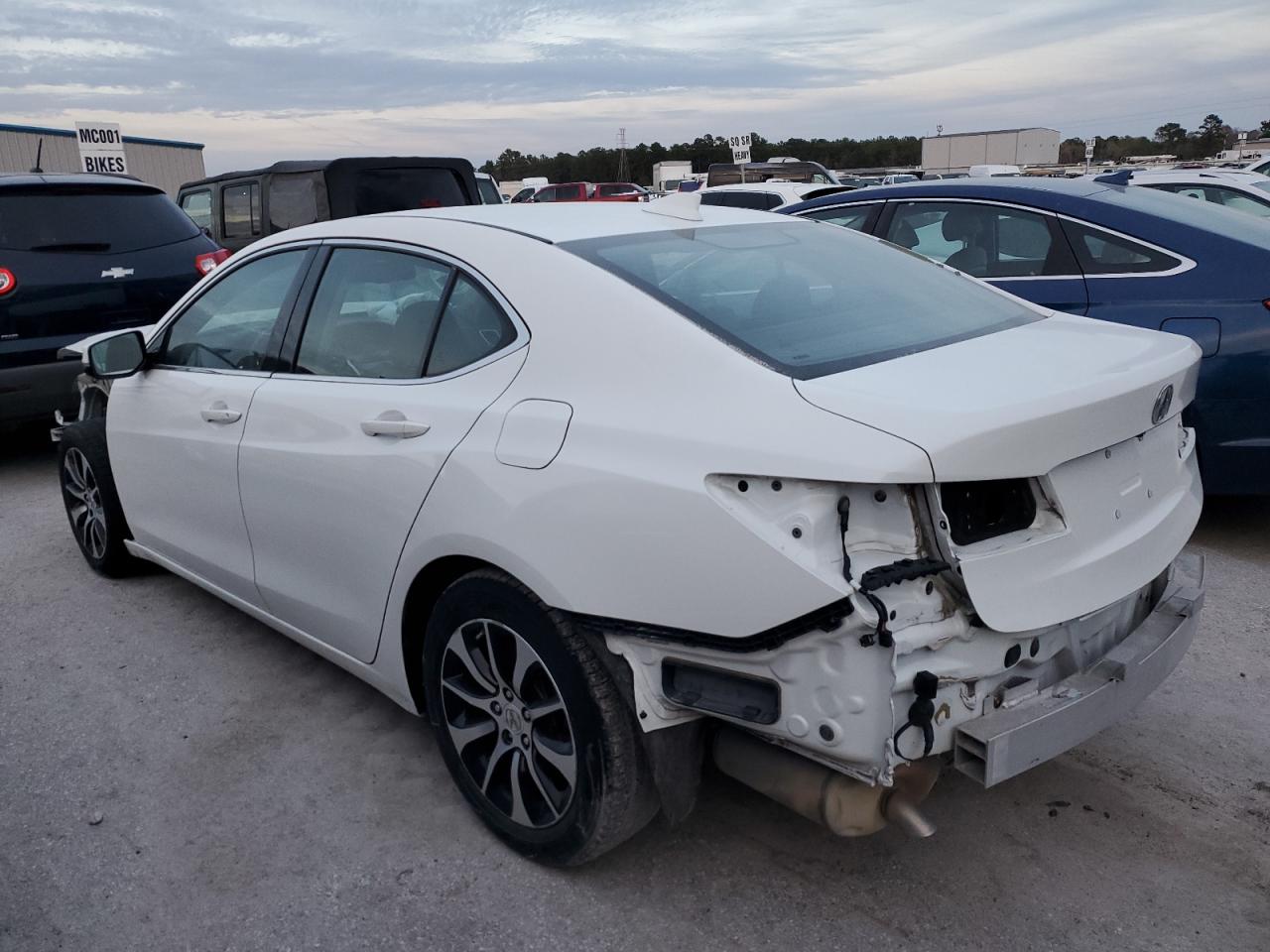 Изображение 2 2015 ACURA TLX  2015 с VIN 19UUB1F34FA014345