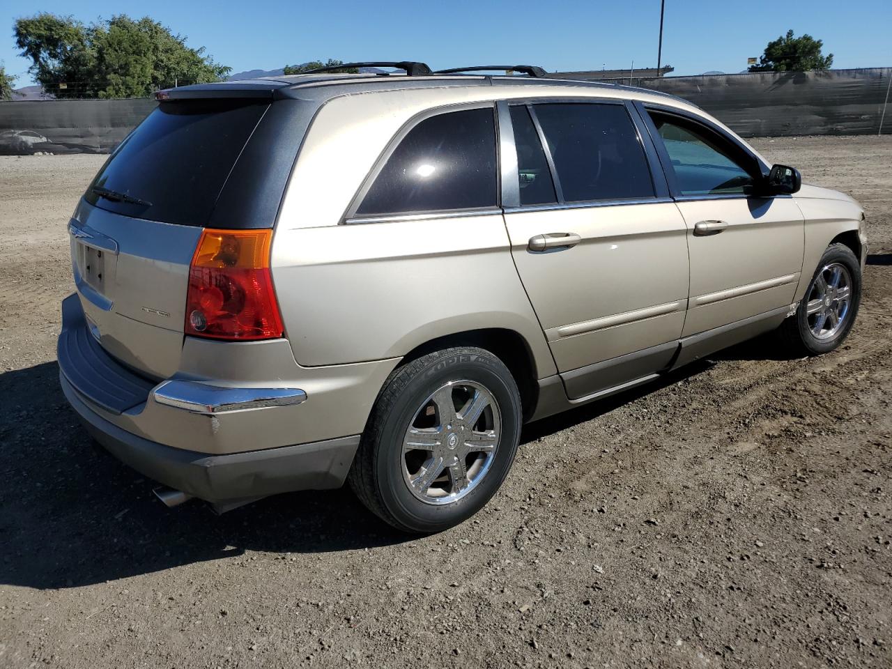 Image 3 of 2004 CHRYSLER PACIFICA  2004 with VIN 2C8GF68414R549823