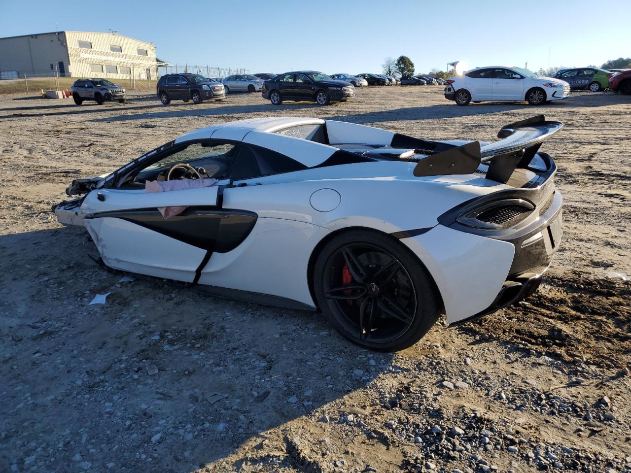 Image 2 of 2018 MCLAREN AUTOMOTIVE 570S  2018 with VIN SBM13FAA3JW005544