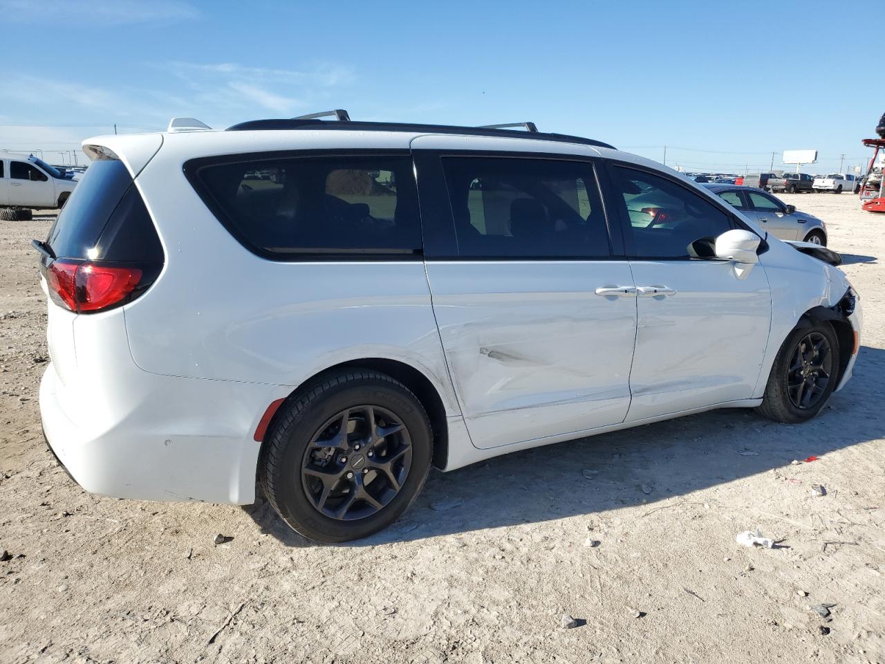 Изображение 3 2020 CHRYSLER PACIFICA TOURING L PLUS 2020 с VIN 2C4RC1EG7LR143287