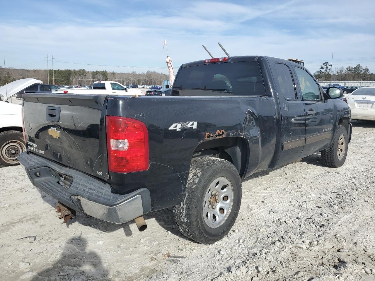 Obraz 3 z 2011 CHEVROLET SILVERADO K1500 LS 2011 z VIN 1GCRKREA1BZ124123