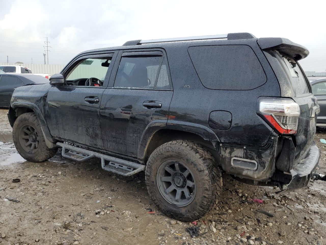 Image 2 of 2019 TOYOTA 4RUNNER SR5 2019 with VIN JTEBU5JR4K5703044