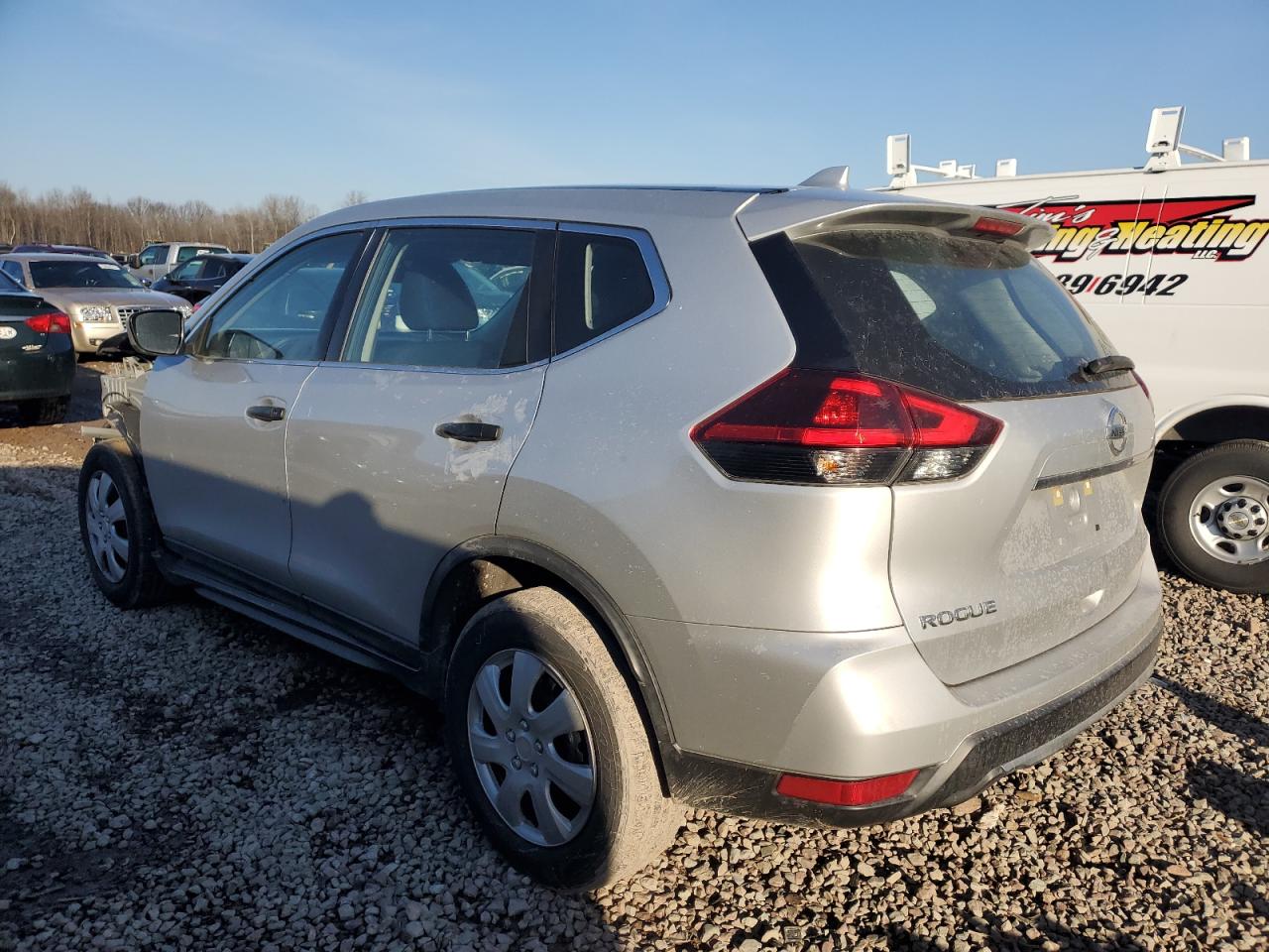 Image 2 of 2018 NISSAN ROGUE S 2018 with VIN KNMAT2MV9JP592312