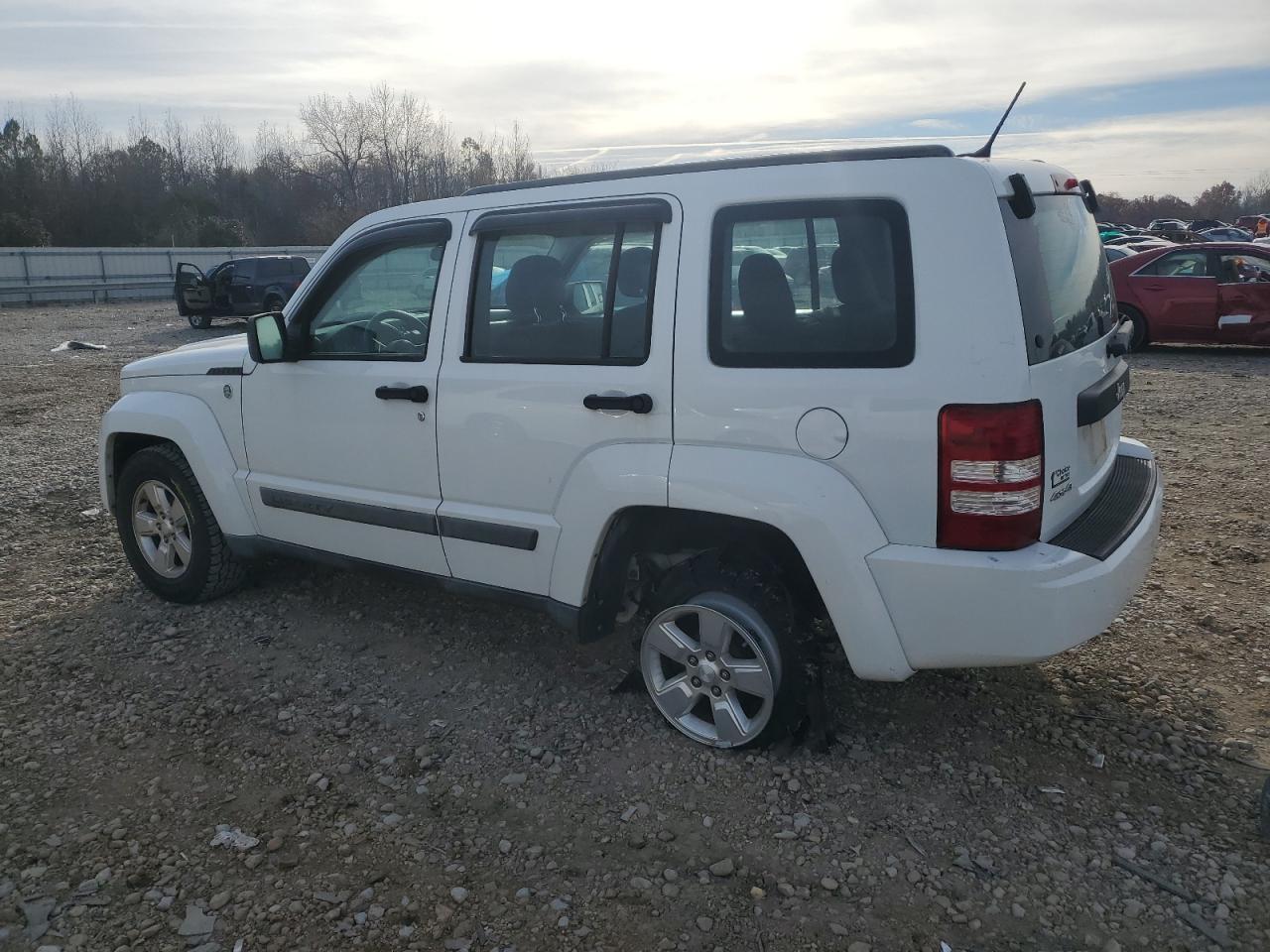 Изображение 2 2011 JEEP LIBERTY SPORT 2011 с VIN 1J4PN2GK2BW586519