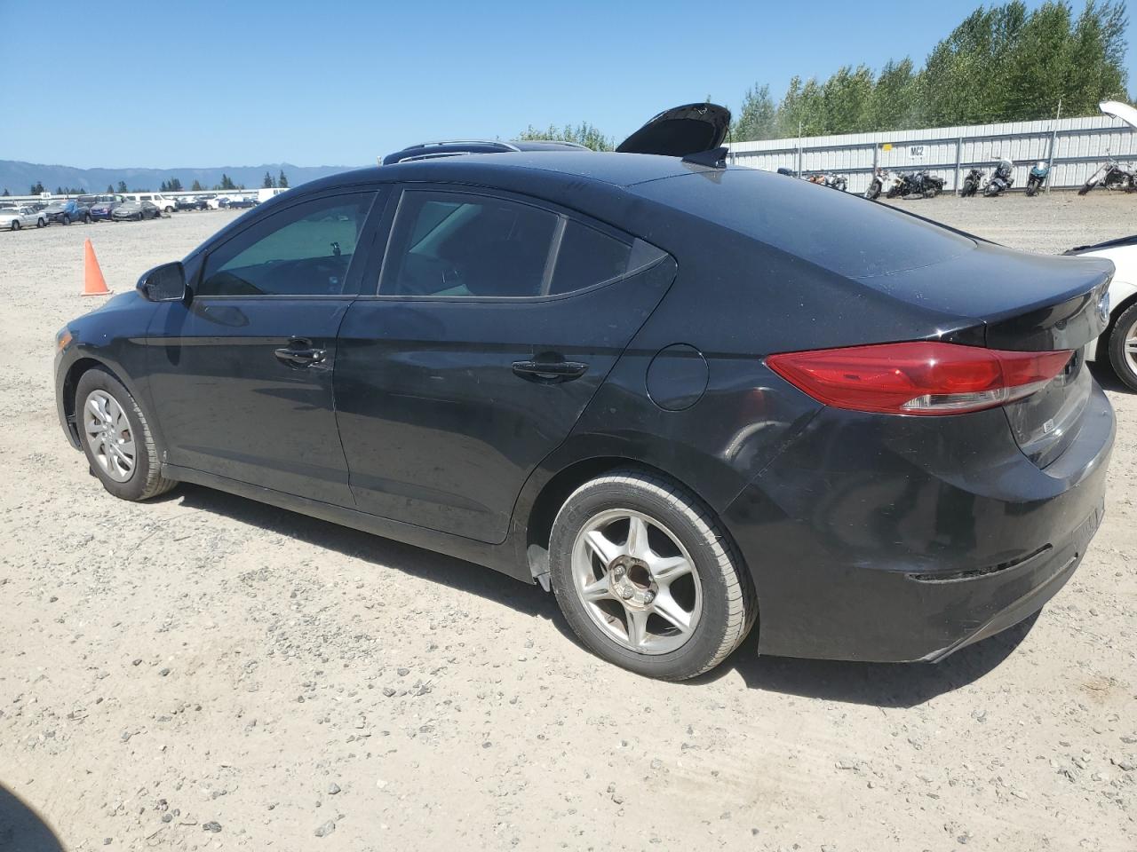 Image 2 of 2017 HYUNDAI ELANTRA SE 2017 with VIN 5NPD74LF8HH090615