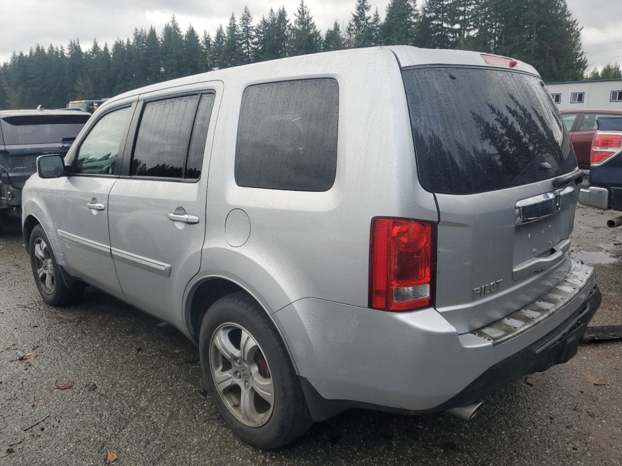 Image 2 of 2015 HONDA PILOT EXL 2015 with VIN 5FNYF4H59FB007046