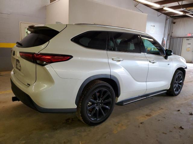 Obraz 3 z 2021 TOYOTA HIGHLANDER XLE 2021 z VIN 5TDGZRAH5MS533655