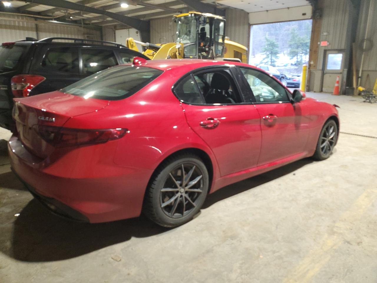 Изображение 3 2018 ALFA ROMEO GIULIA Q4 2018 с VIN ZARFAEDN7J7566780