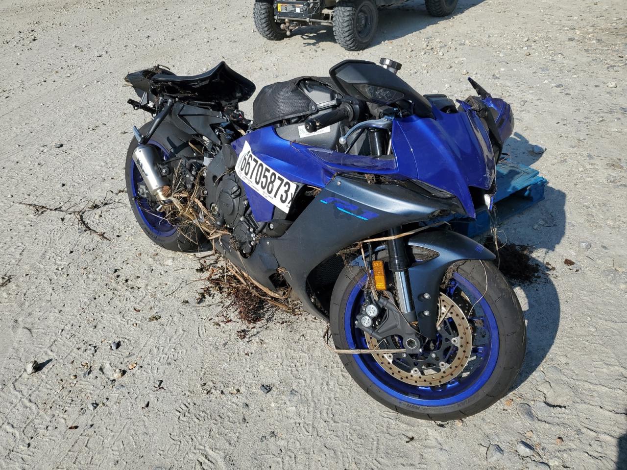 Image 1 of Yamaha Yzfr1 2023 with VIN JYARN66E2PA003030