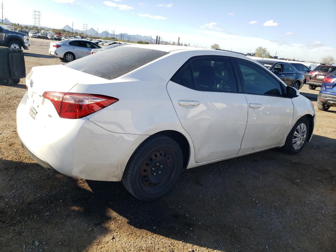 Изображение 3 2019 TOYOTA COROLLA L 2019 с VIN 2T1BURHE1KC246677