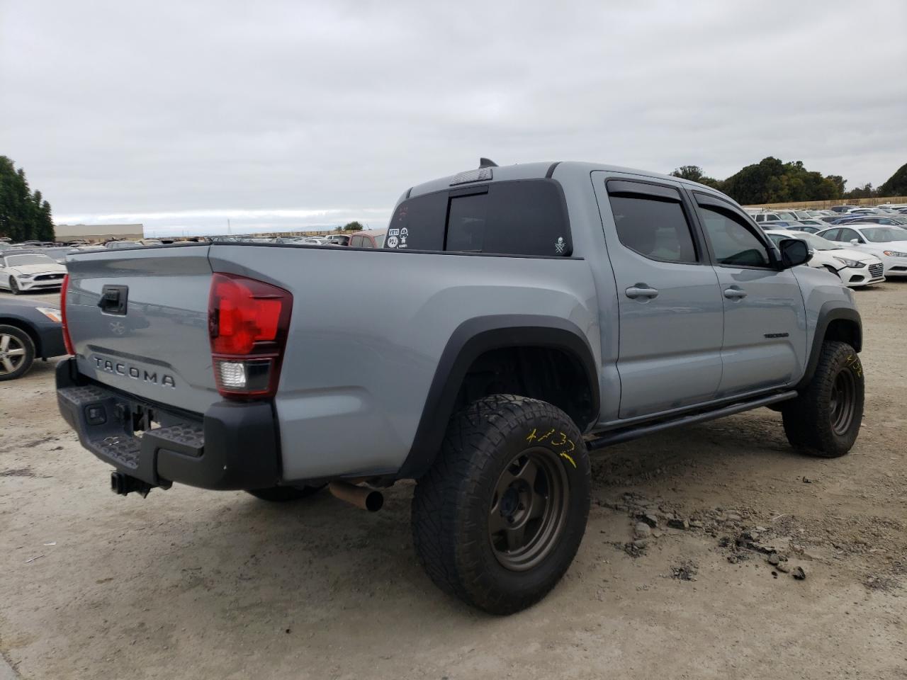 Obraz 3 z Toyota Tacoma Double Cab 2018 z VIN 3TMCZ5AN4JM146541