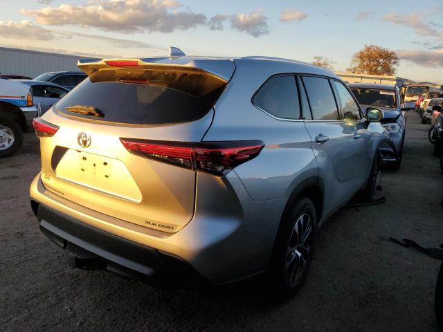 Image 3 of 2020 TOYOTA HIGHLANDER XLE 2020 with VIN 5TDGZRBH2LS514459
