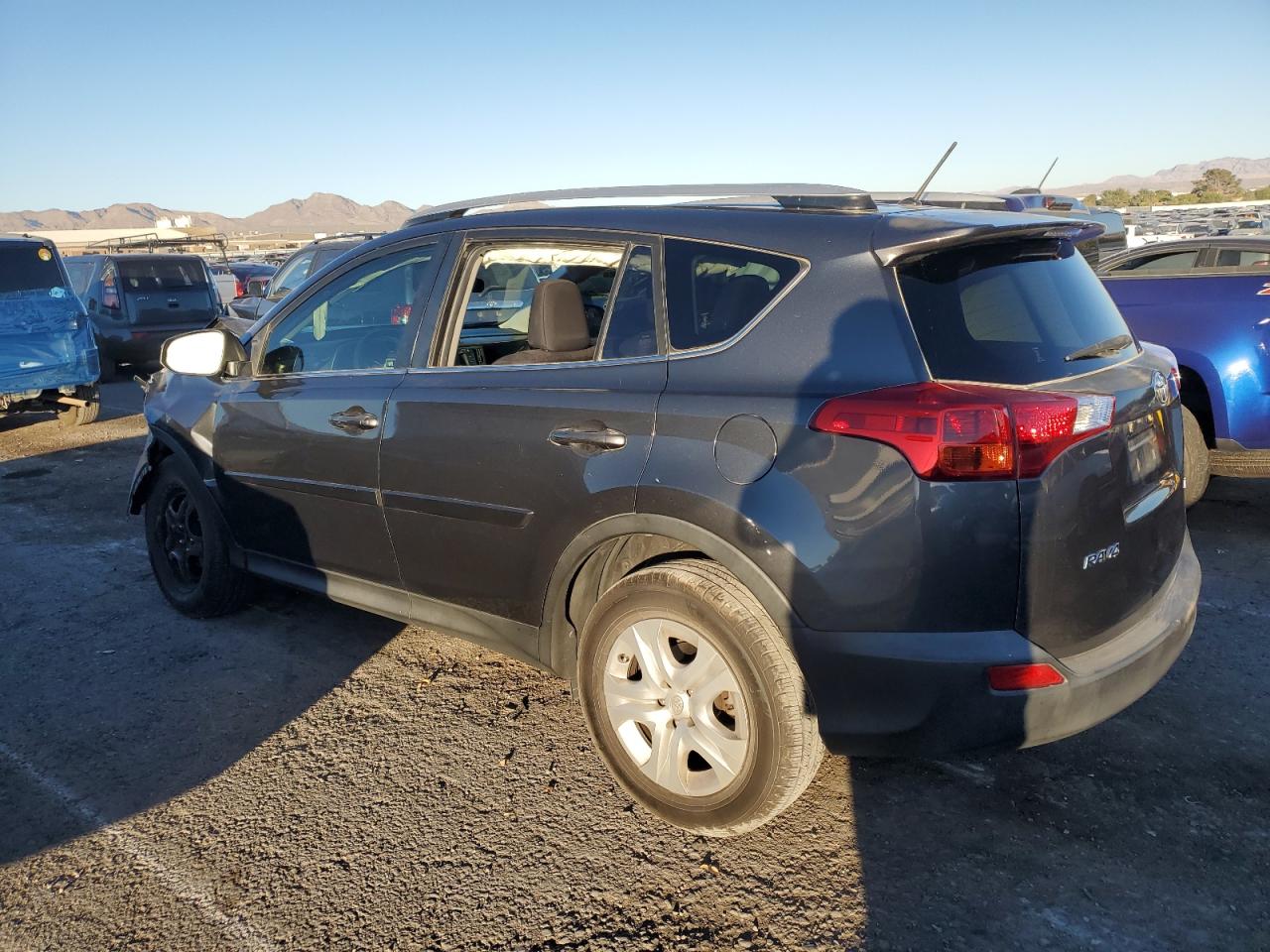 Image 2 of 2015 TOYOTA RAV4 LE 2015 with VIN JTMZFREV8FD075366