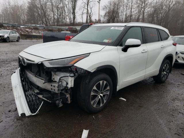 2022 TOYOTA HIGHLANDER XLE 2022 image