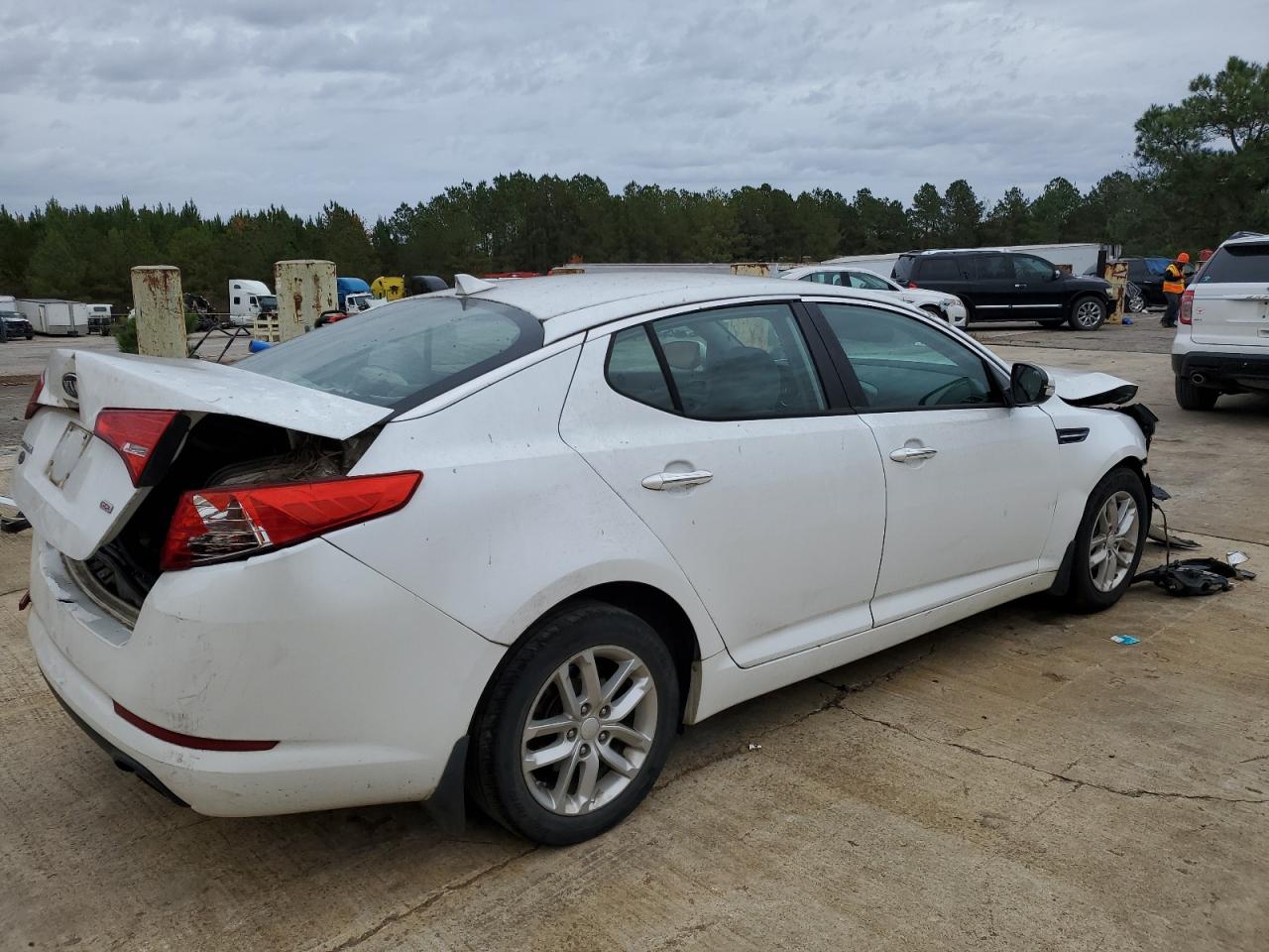 Obraz 3 z 2013 KIA OPTIMA LX 2013 z VIN 5XXGM4A74DG258208