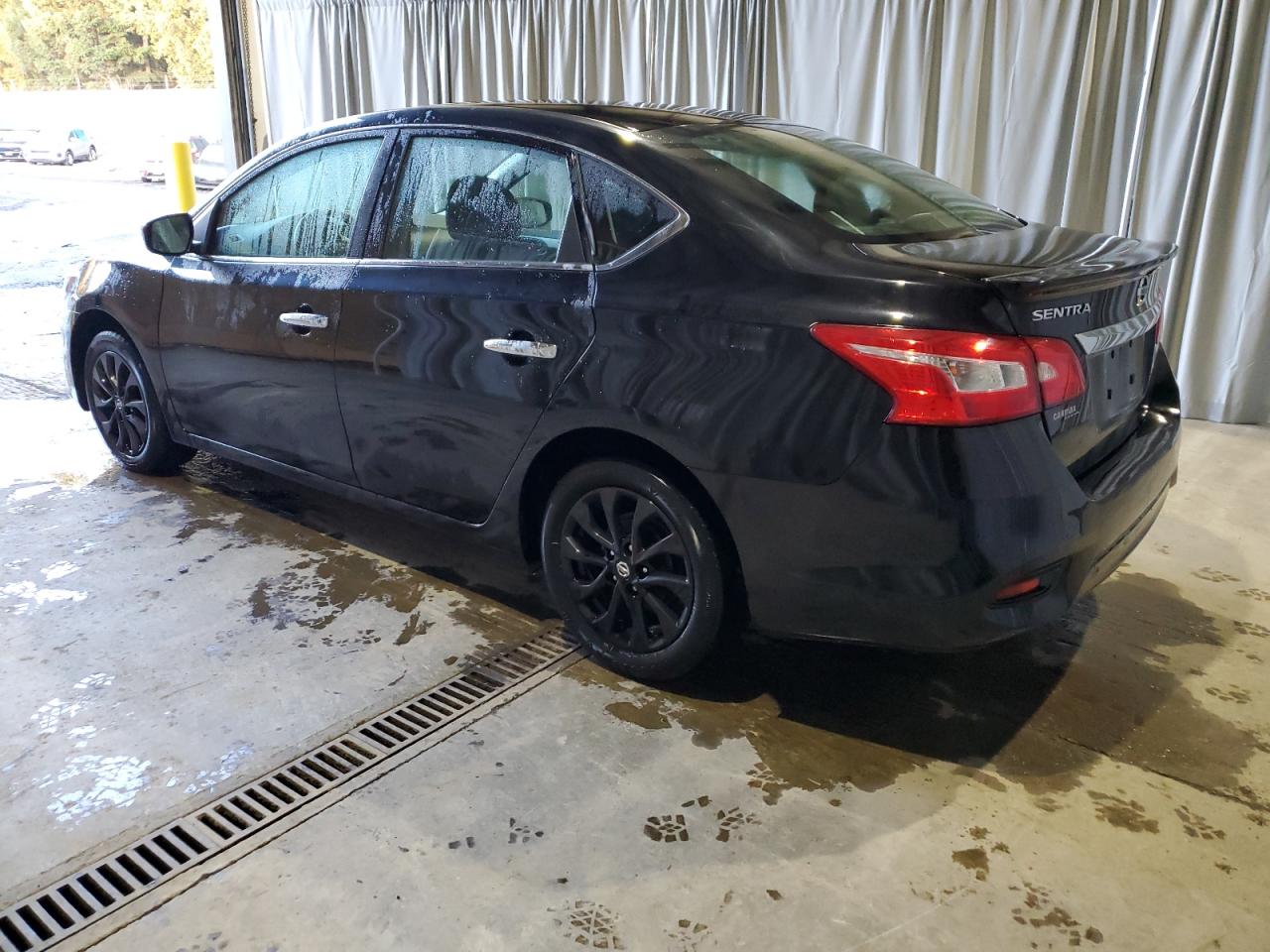 Obraz 2 z 2018 NISSAN SENTRA S 2018 z VIN 3N1AB7AP7JY299385