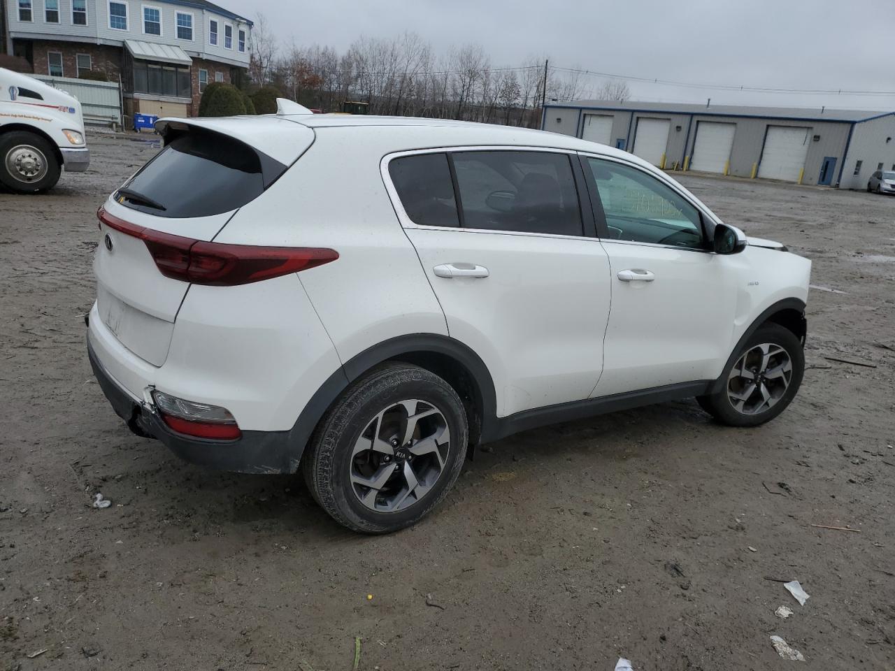 Image 3 of 2020 KIA SPORTAGE LX 2020 with VIN KNDPMCAC4L7813897