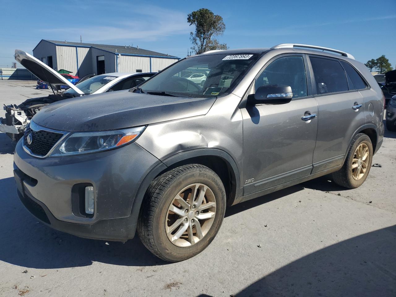 Image 1 of 2015 KIA SORENTO LX 2015 with VIN 5XYKTCA60FG652141