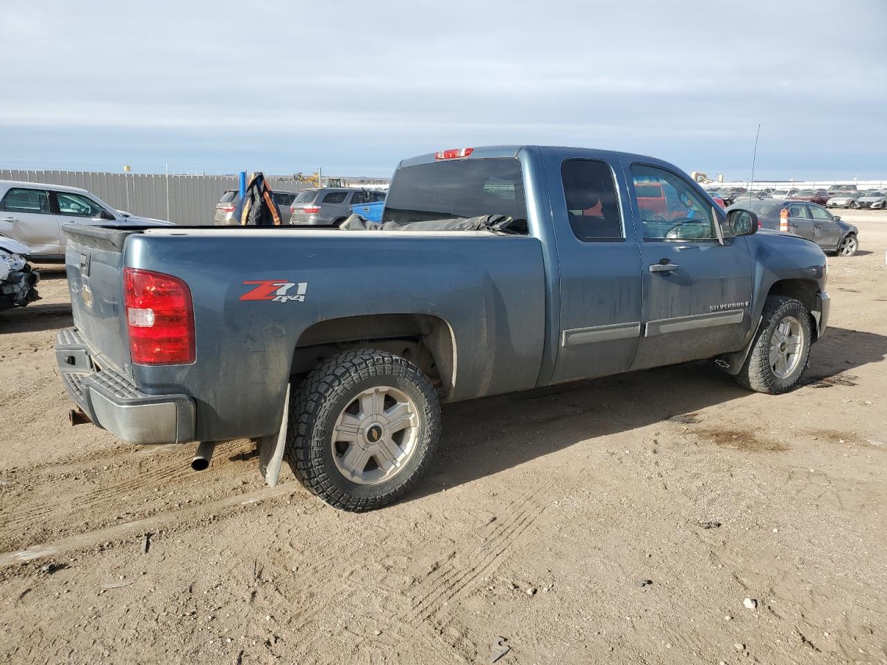 Image 3 of 2009 CHEVROLET SILVERADO K1500 LT 2009 with VIN 1GCEK29009Z166039
