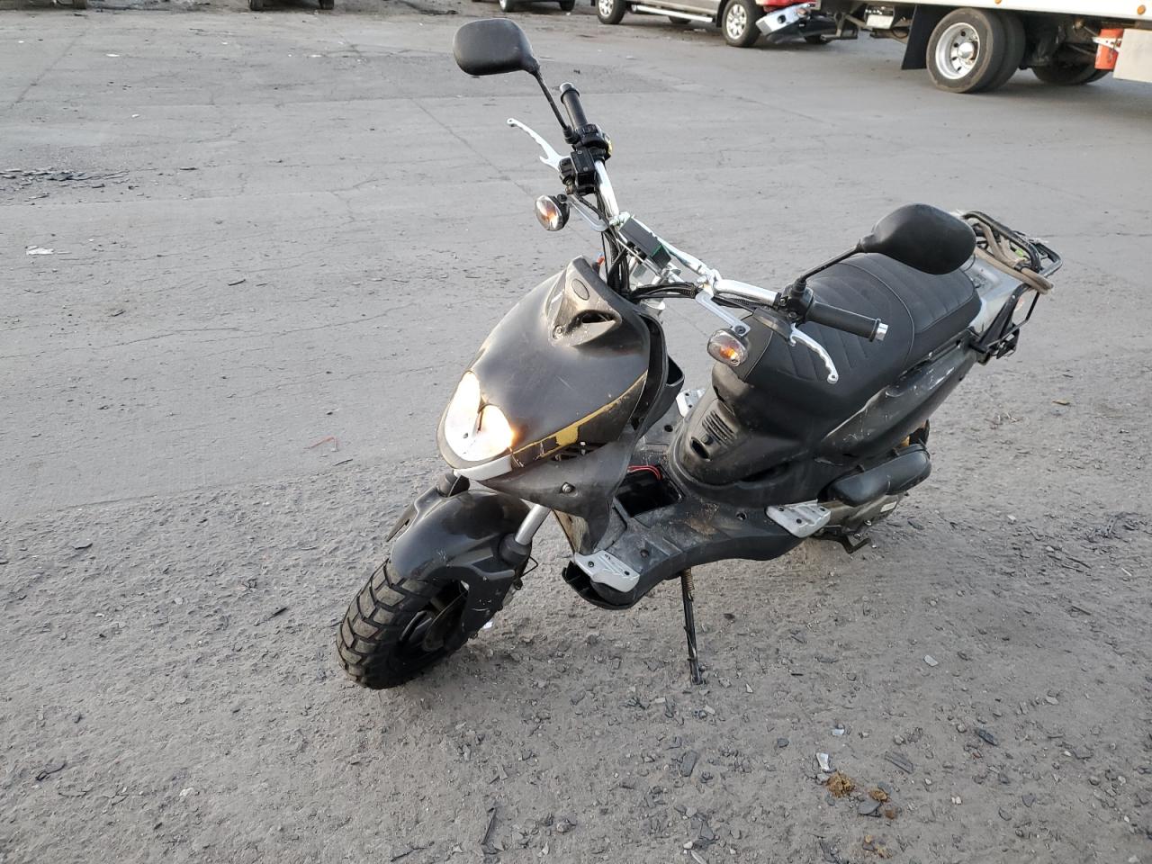 Image 2 of 2006 GENUINE SCOOTER CO. ROUGHHOUSE 50 2006 with VIN RFVPMP20761000577
