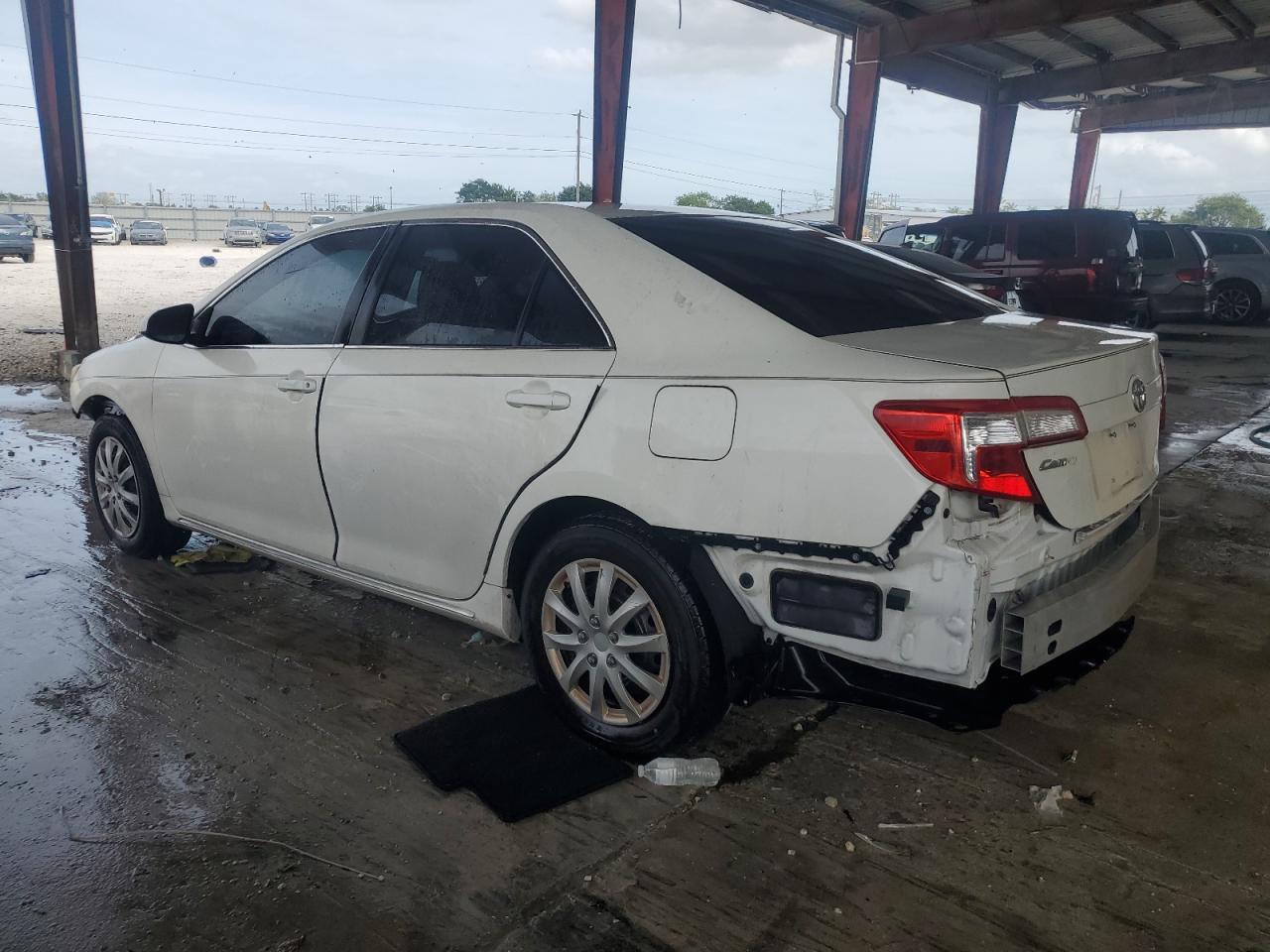 Obraz 2 z 2013 TOYOTA CAMRY L 2013 z VIN 4T4BF1FK0DR285868