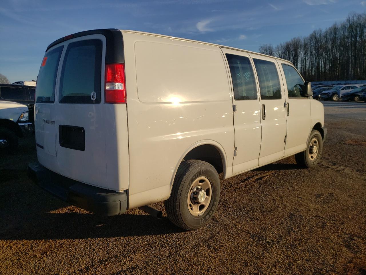 Image 3 of 2021 CHEVROLET EXPRESS G2500  2021 with VIN 1GCWGAFP0M1301349