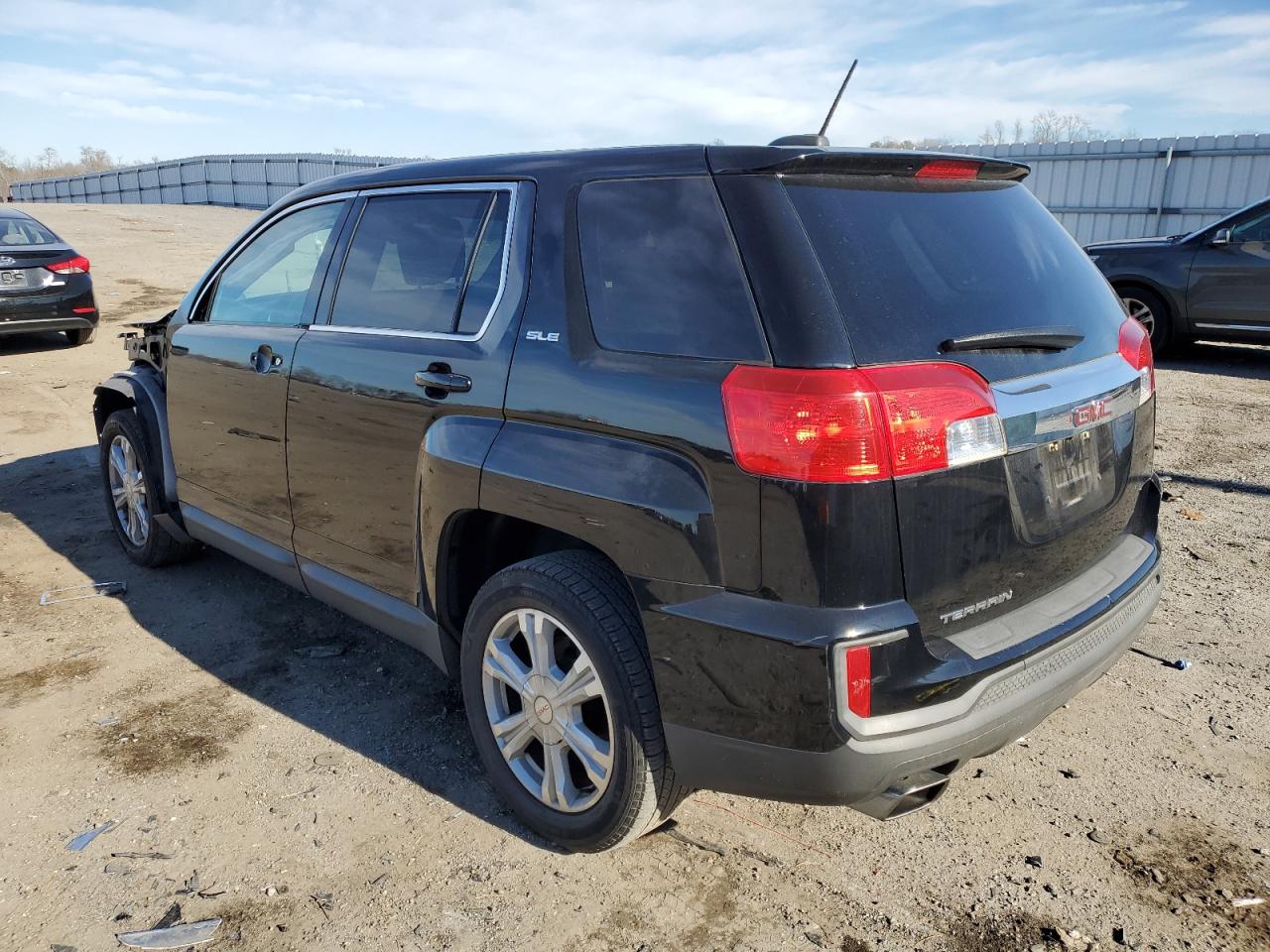 Obraz 2 z 2017 GMC TERRAIN SLE 2017 z VIN 2GKALMEK6H6155172